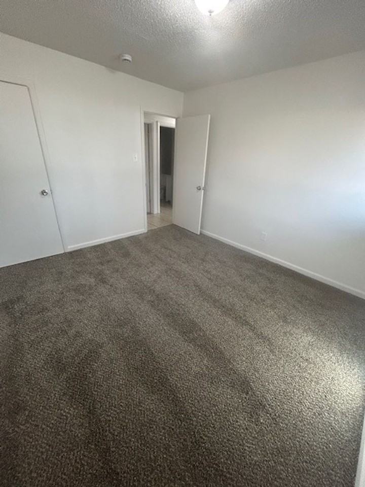 23 Delores Dr - Photo 6 of 8