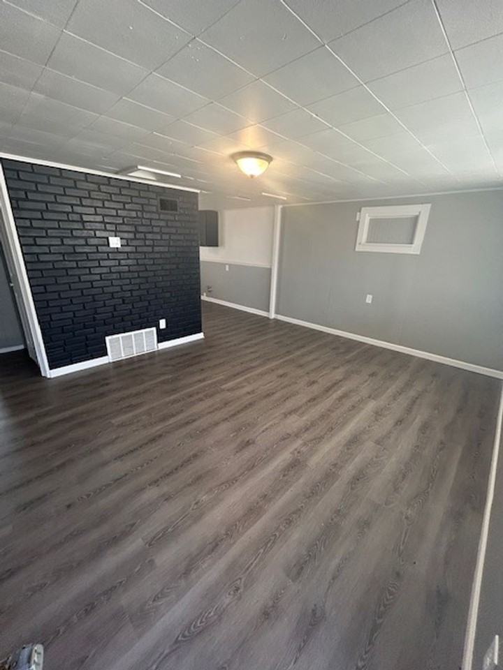 222 Saint John Dr - Photo 4 of 7