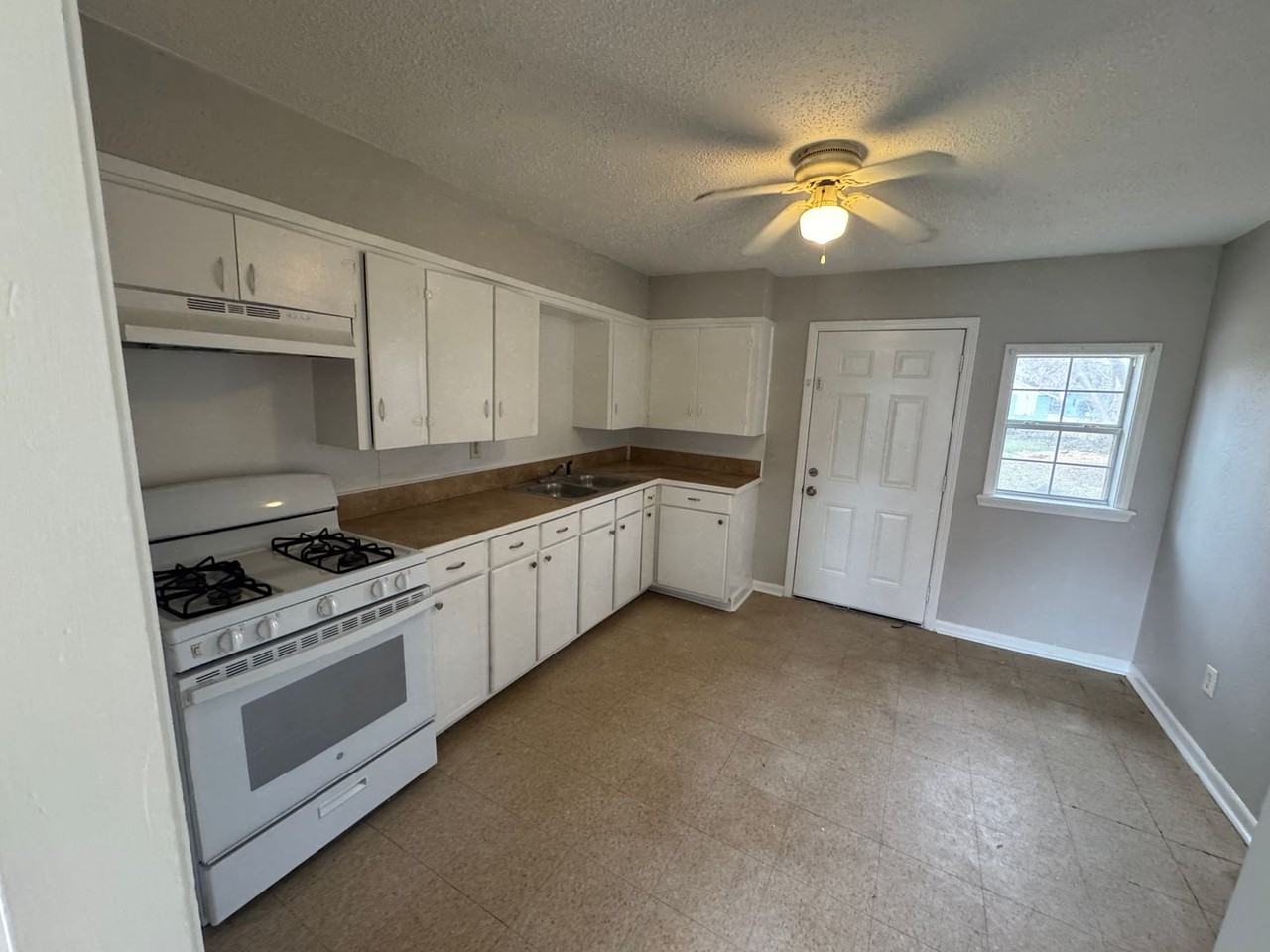 2521 Trichel St - Photo 3 of 10