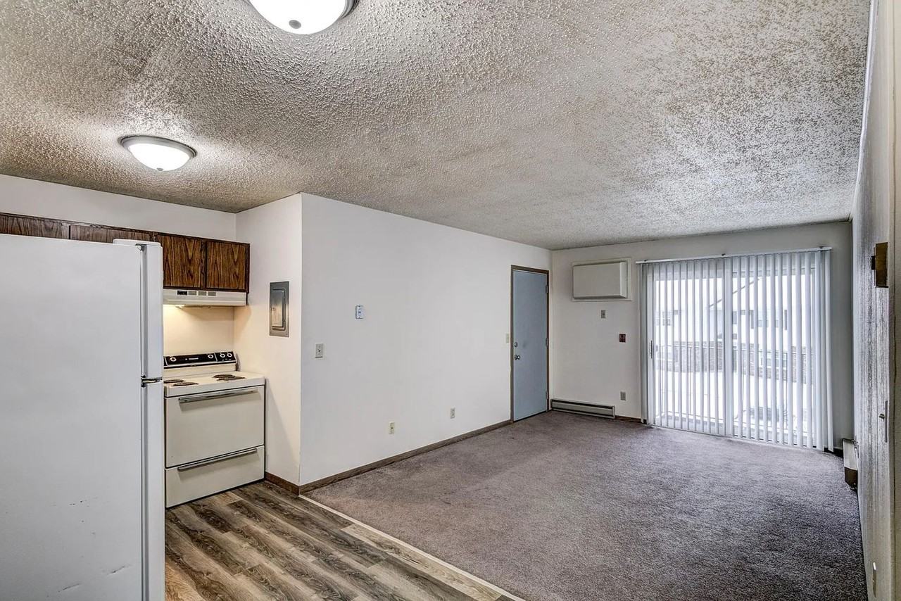 1153 Imperial Circle - Photo 4 of 44