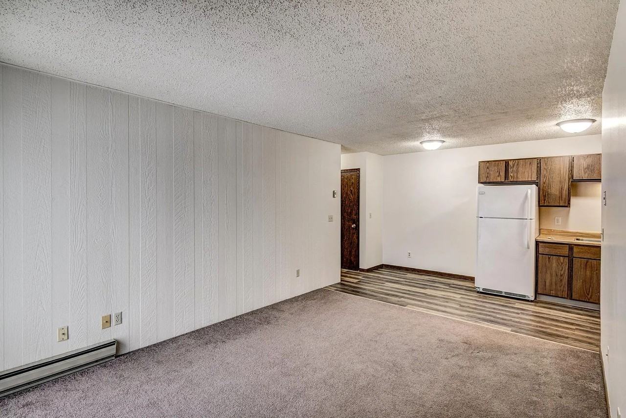 1153 Imperial Circle - Photo 5 of 44