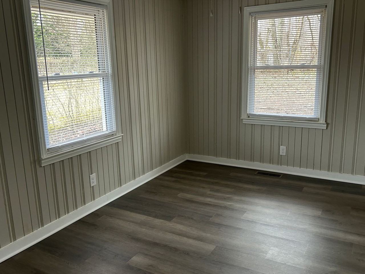 4955 Deland St - Photo 6 of 9