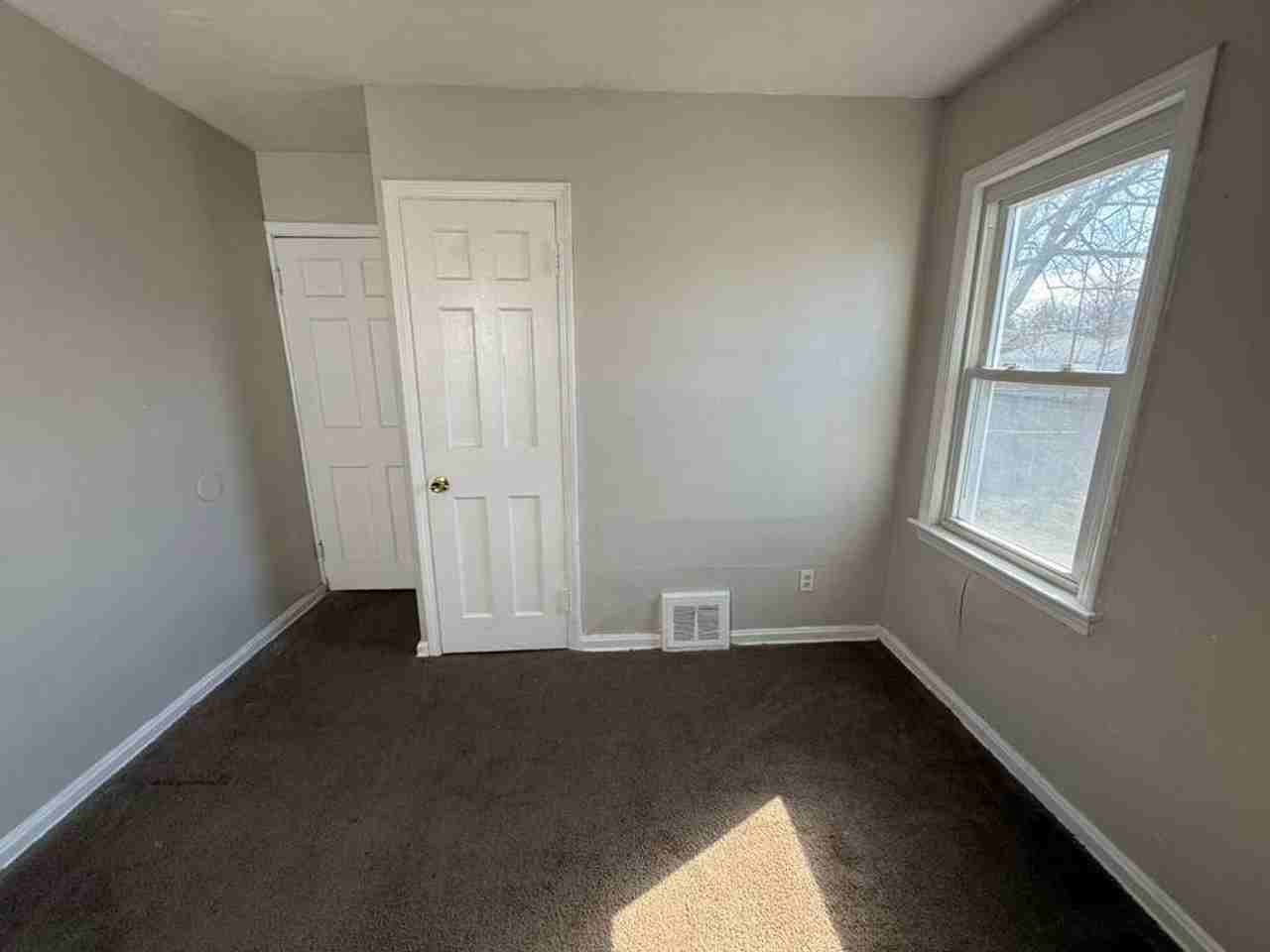 14412 Rockside Rd - Photo 6 of 16