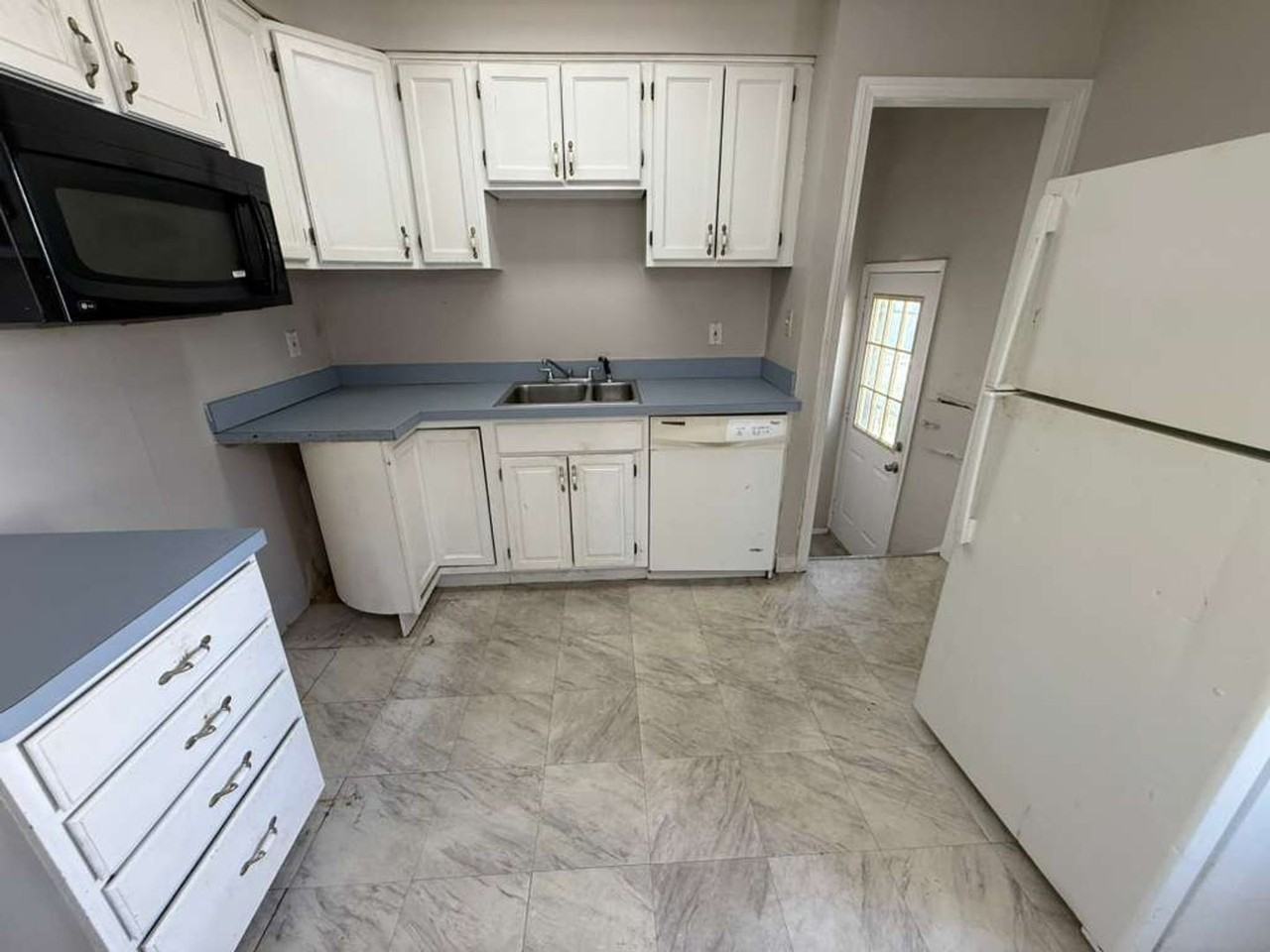 14412 Rockside Rd - Photo 2 of 16