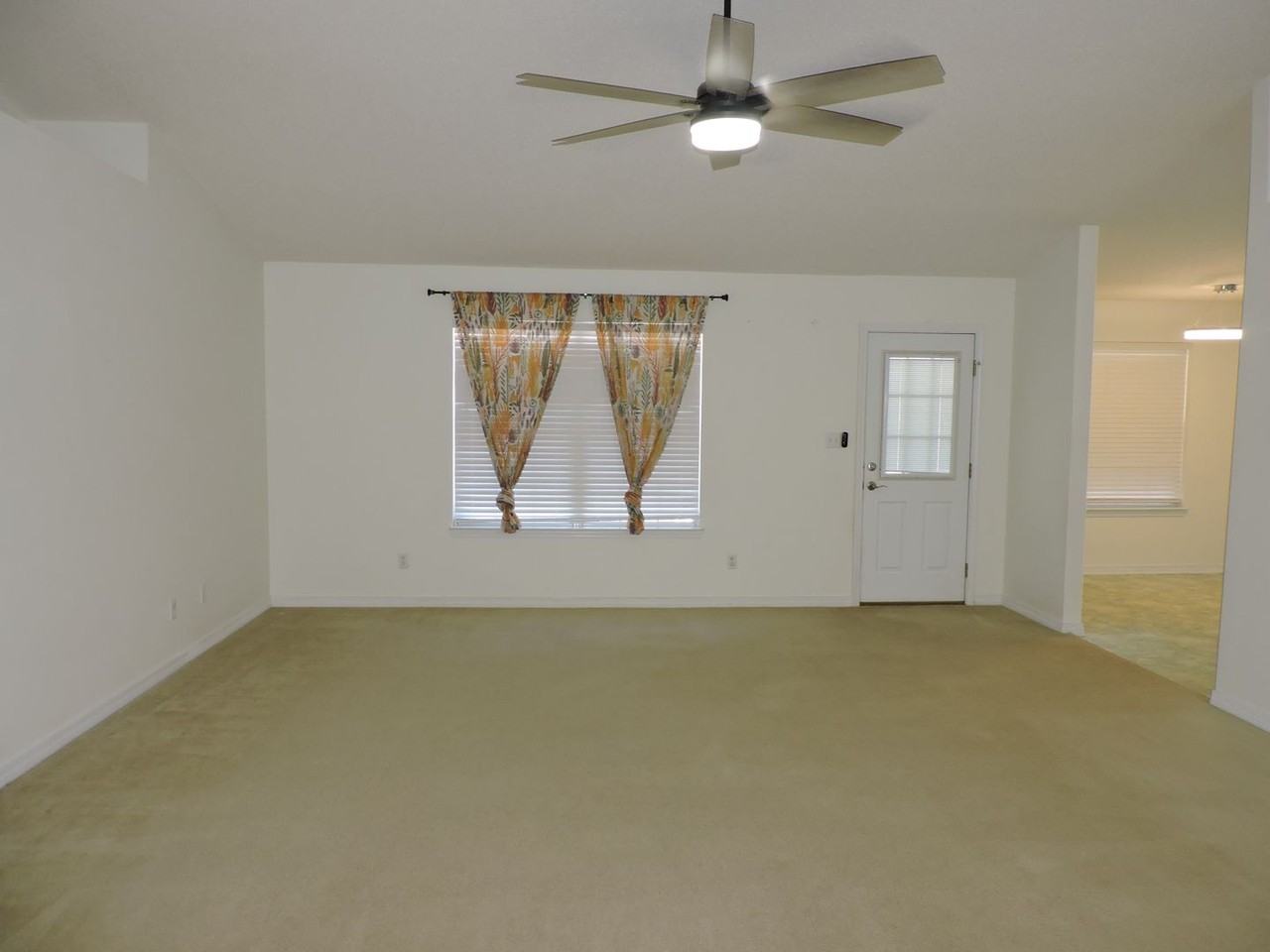5626 Rosebay St - Photo 2 of 32