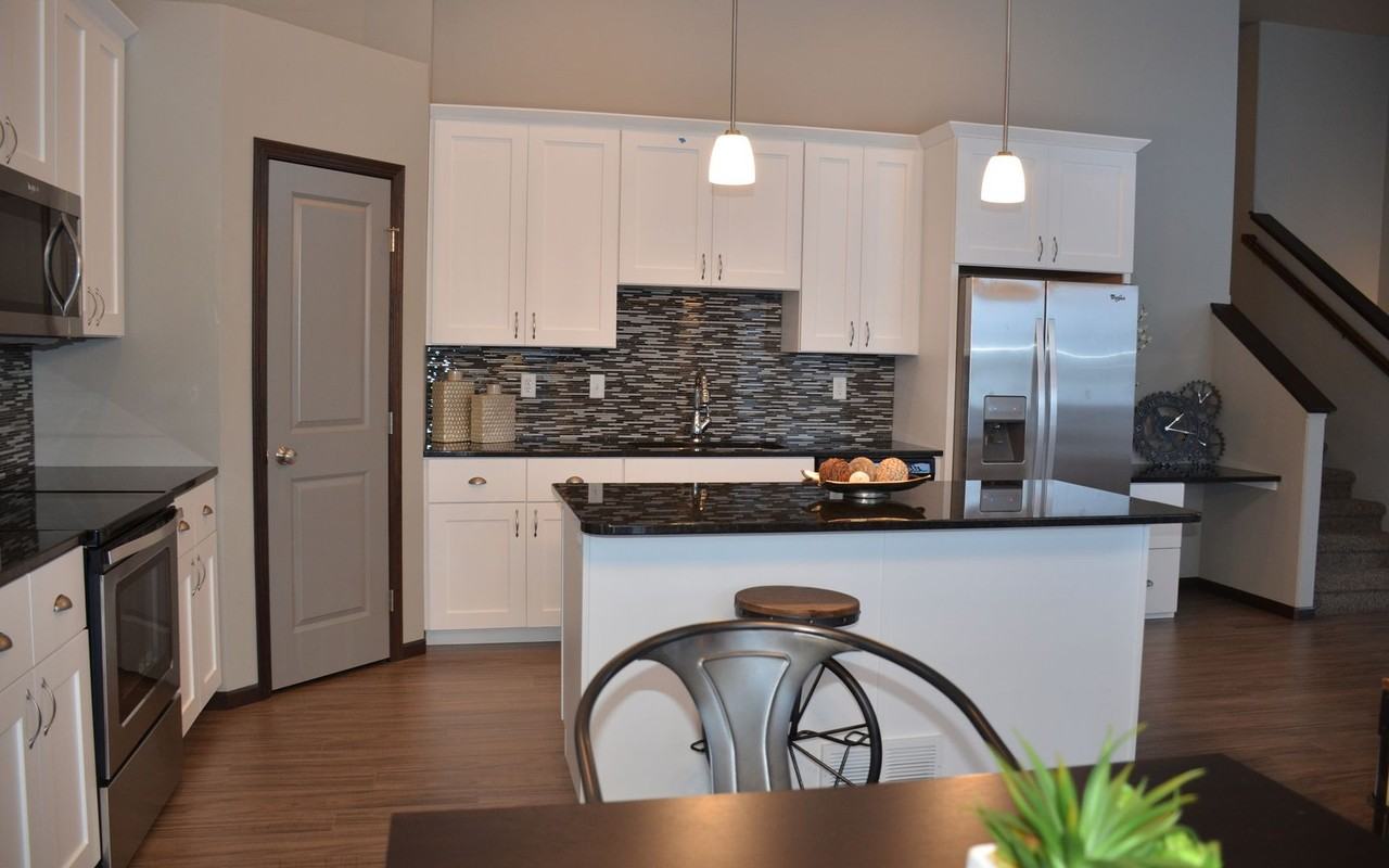 1125 29th Ave W - Photo 3 of 10