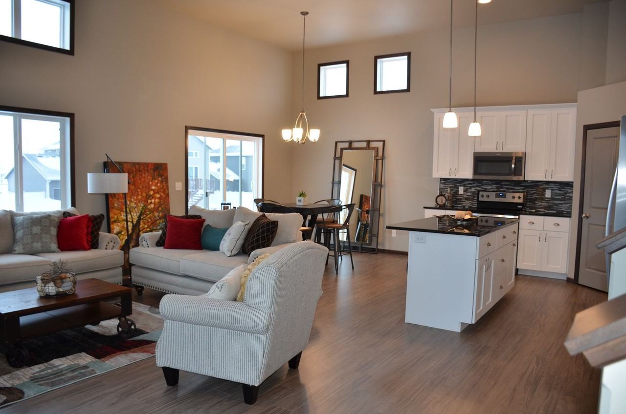 1125 29th Ave W - Photo 5 of 10