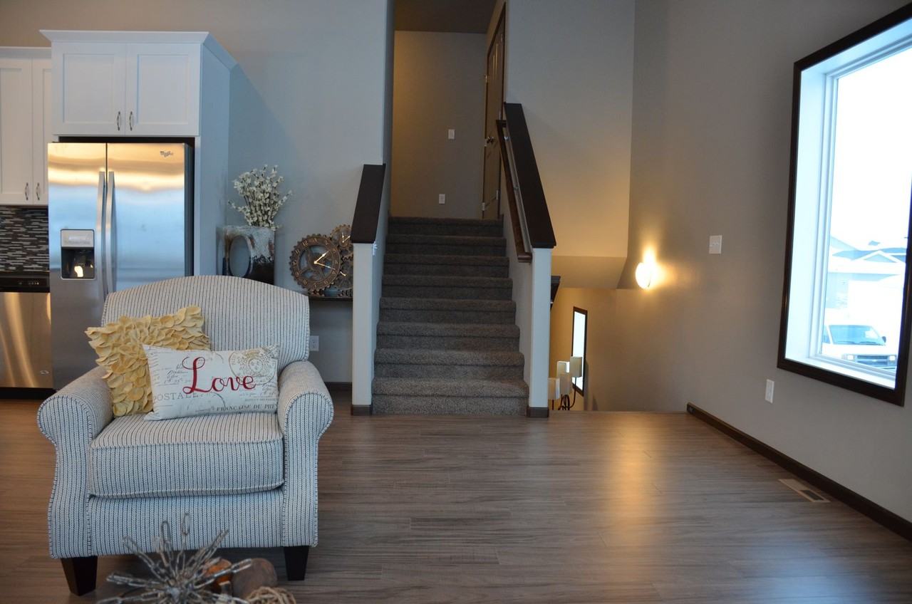 1125 29th Ave W - Photo 7 of 10