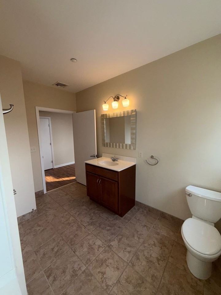 2 W Broad St - Photo 5 of 12