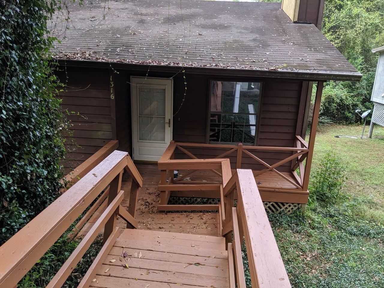 1316 Burgess Dr - Photo 2 of 12