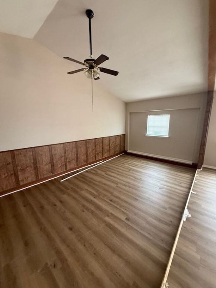 2402 Shotgun N - Photo 3 of 10