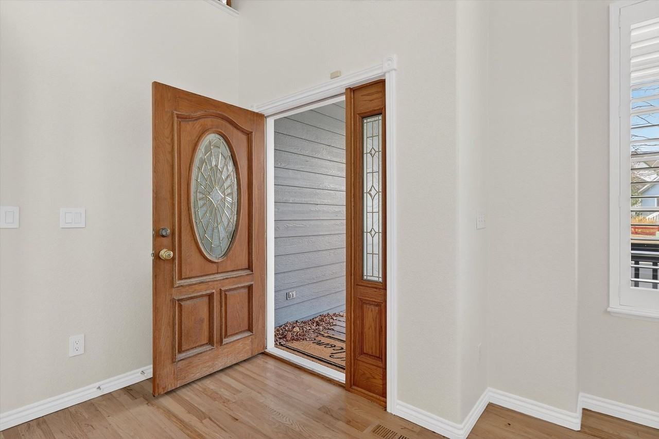 221 Summit Trl - Photo 2 of 50