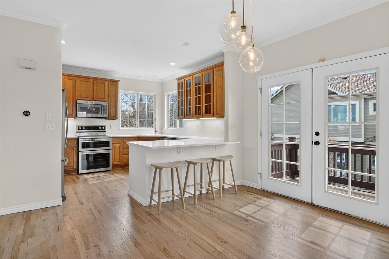 221 Summit Trl - Photo 5 of 50