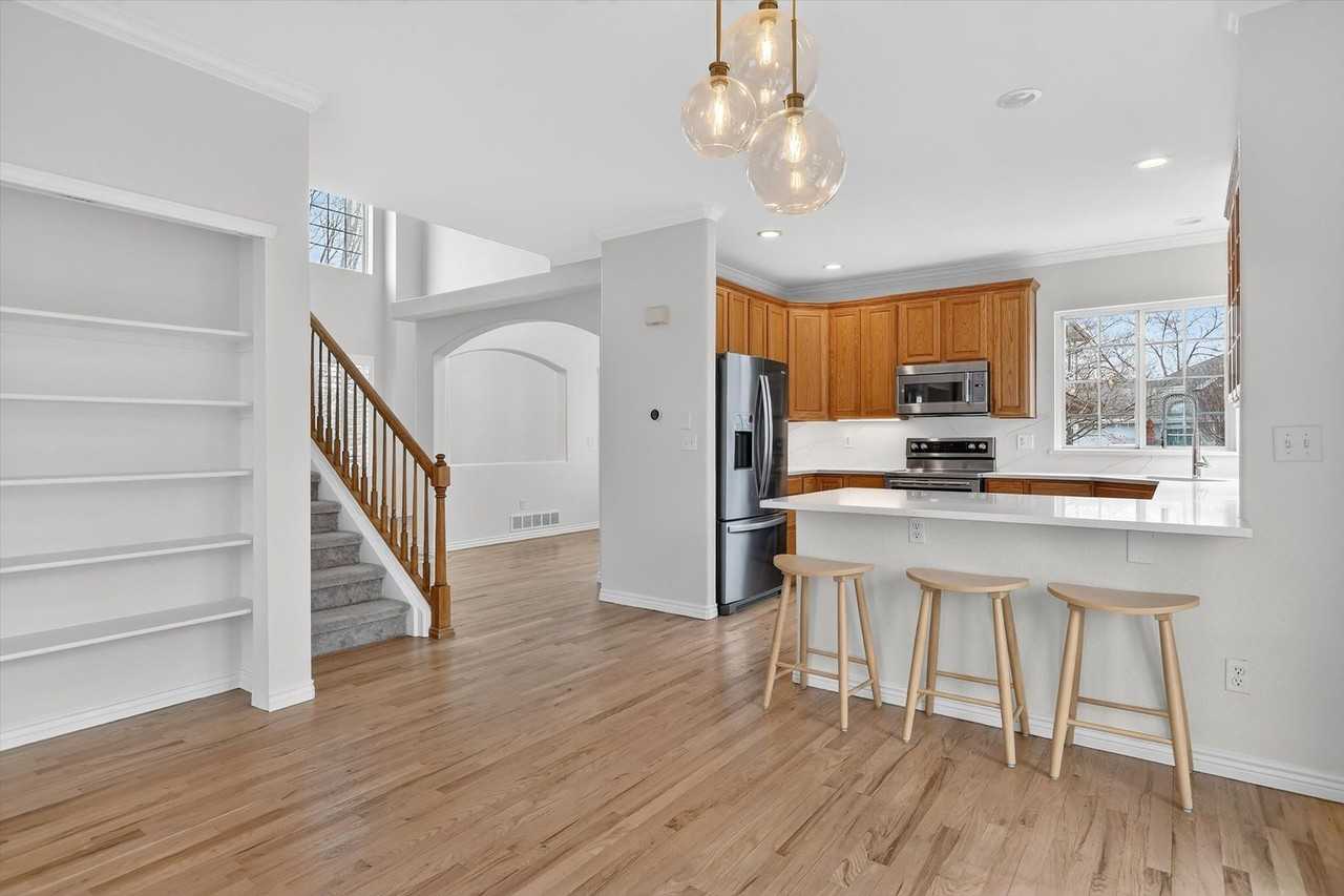 221 Summit Trl - Photo 7 of 50