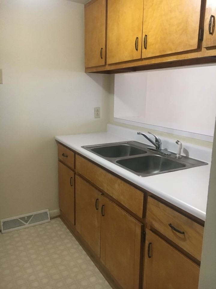 Redbud Apartments - Photo 6 of 16