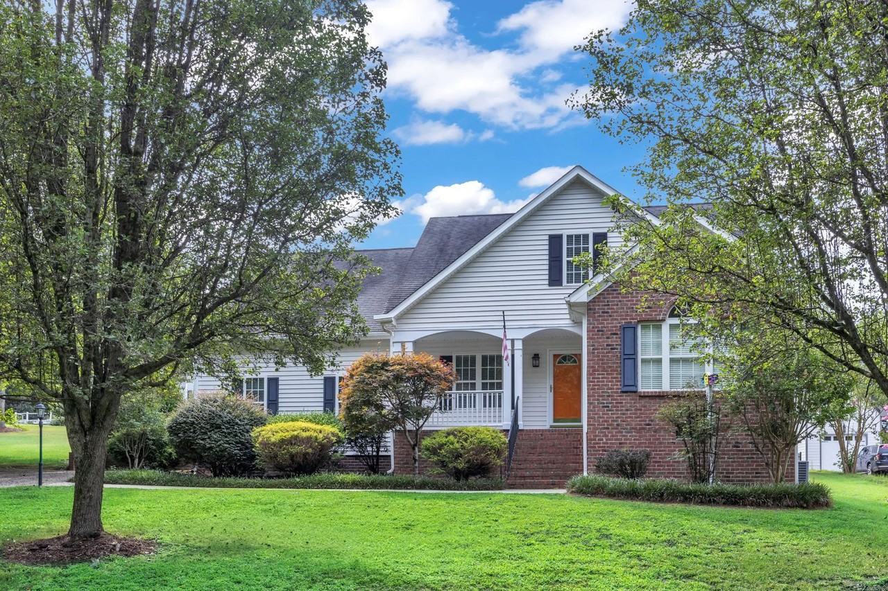 5904 Clearsprings Dr - Photo 3 of 50