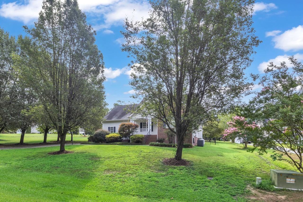 5904 Clearsprings Dr - Photo 5 of 50