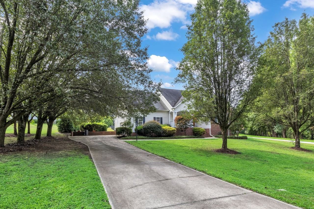 5904 Clearsprings Dr - Photo 6 of 50