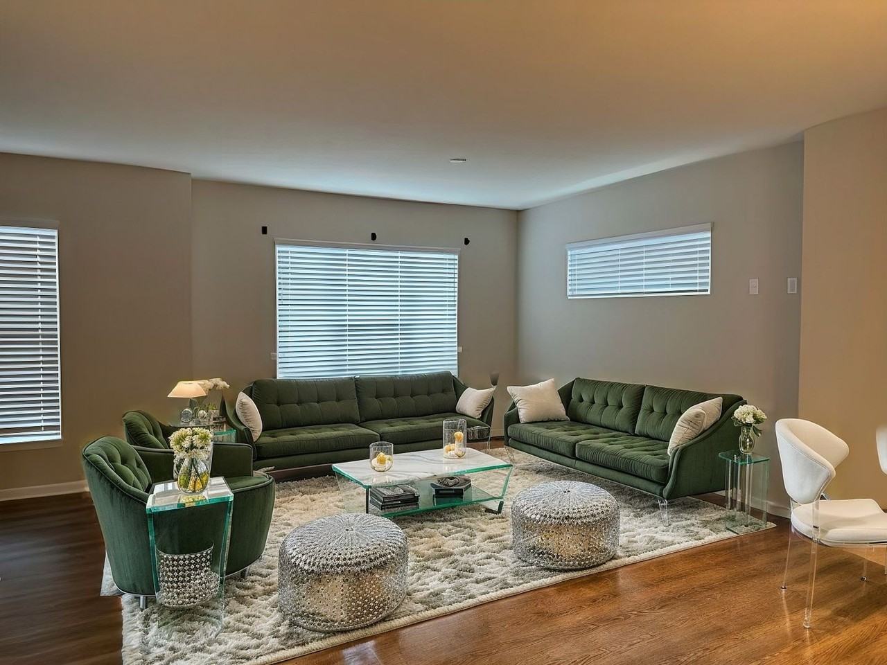 2942 W New York St - Photo 2 of 45