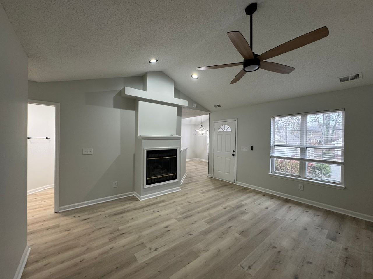 3506 Briaroak Ct - Photo 3 of 20