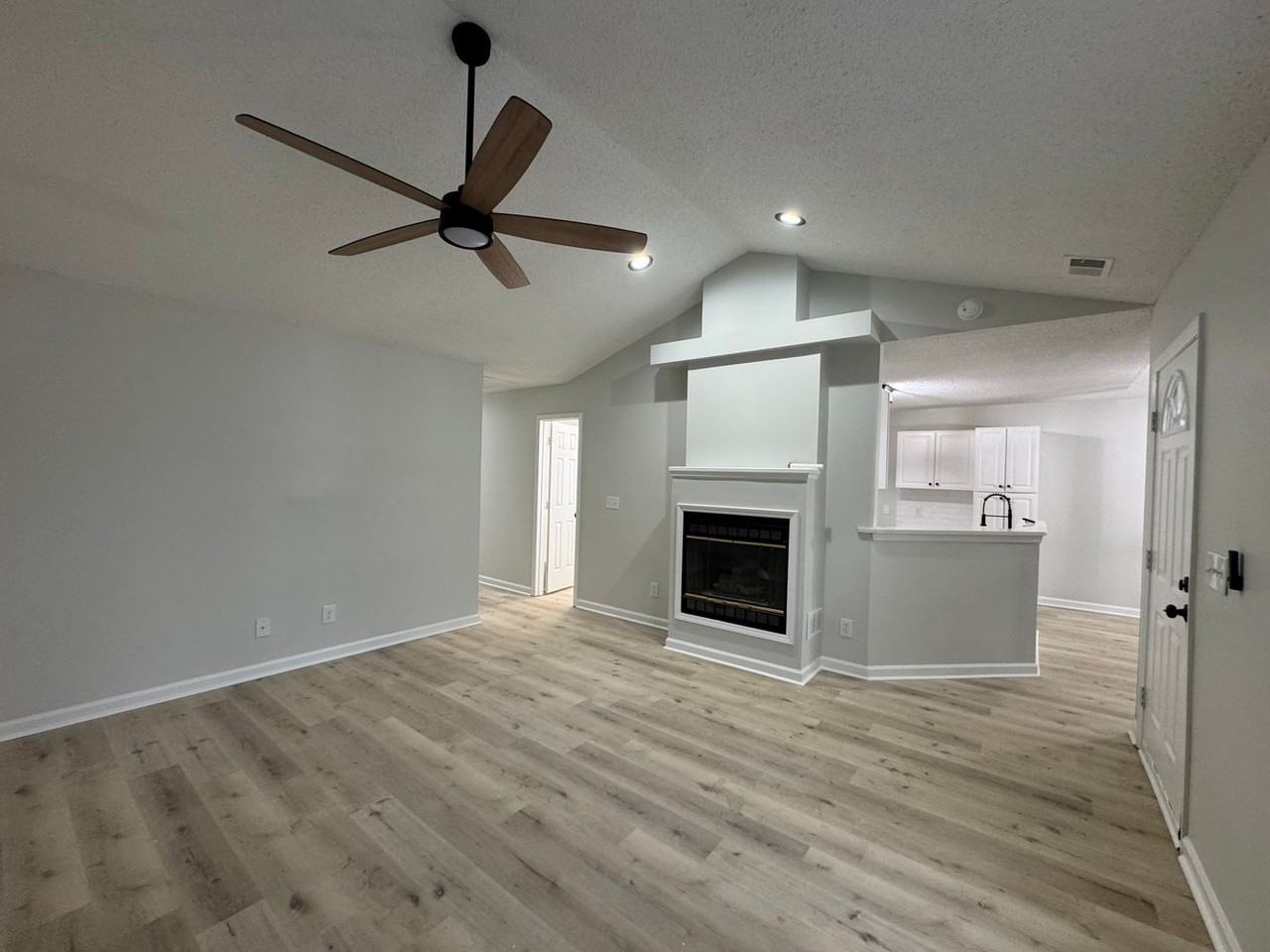 3506 Briaroak Ct - Photo 4 of 20