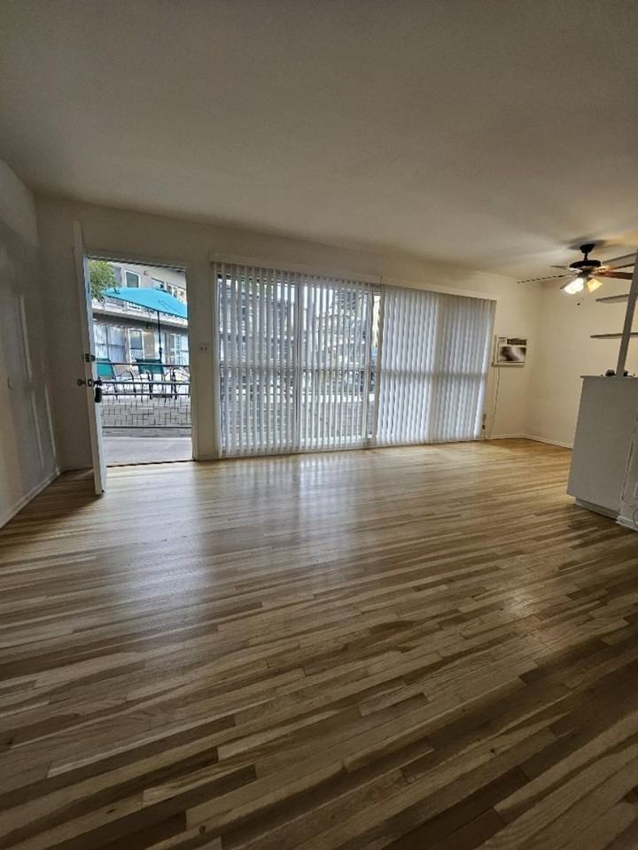 Holiday Manor - Photo 7 of 50