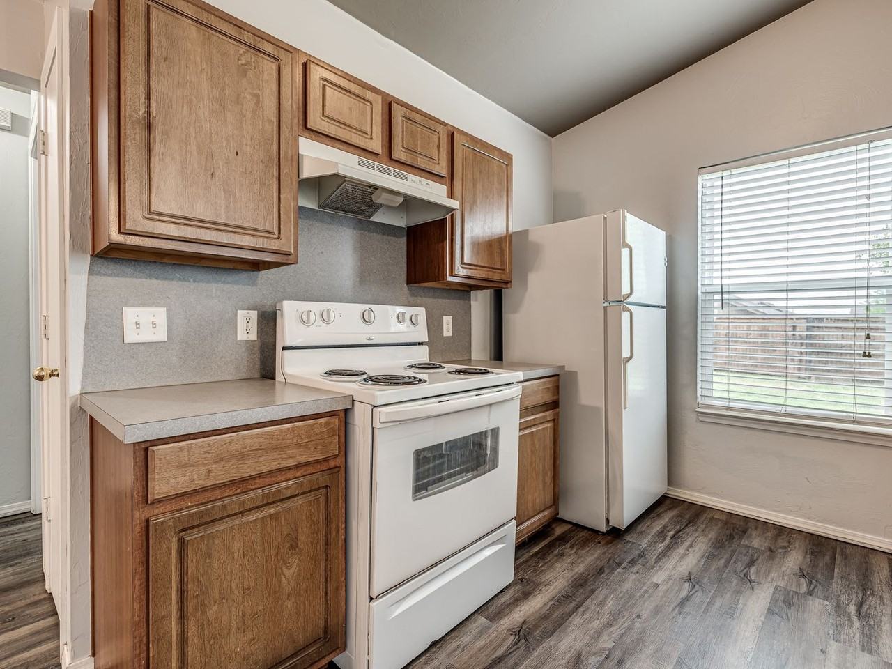 2712 Nw 187th Ter - Photo 5 of 26