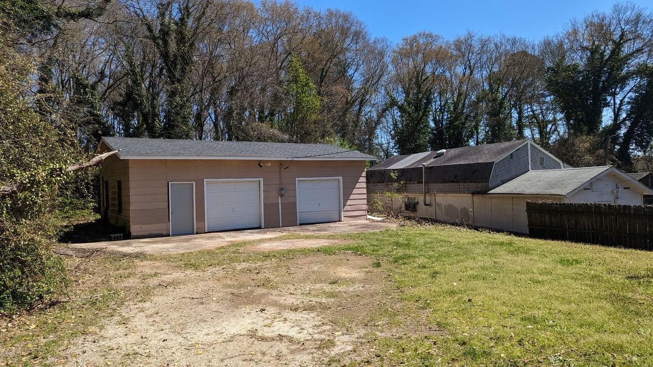 14A Britton St - Photo 2 of 12