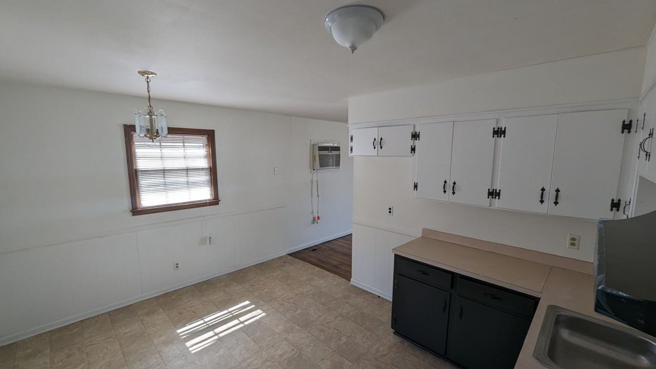 14A Britton St - Photo 5 of 12