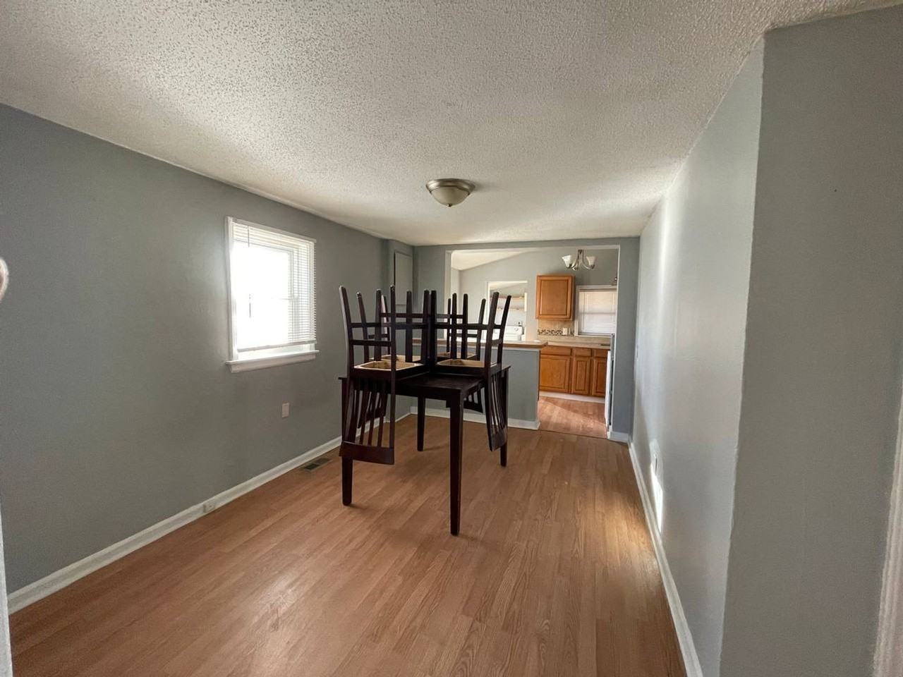 1016 S Woodbury St - Photo 3 of 12