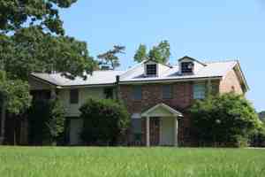 featured image of 320 N Causeway Blvd