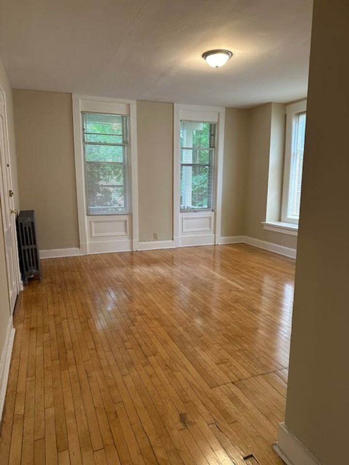 2943 N Bartlett Ave - Photo 3 of 34