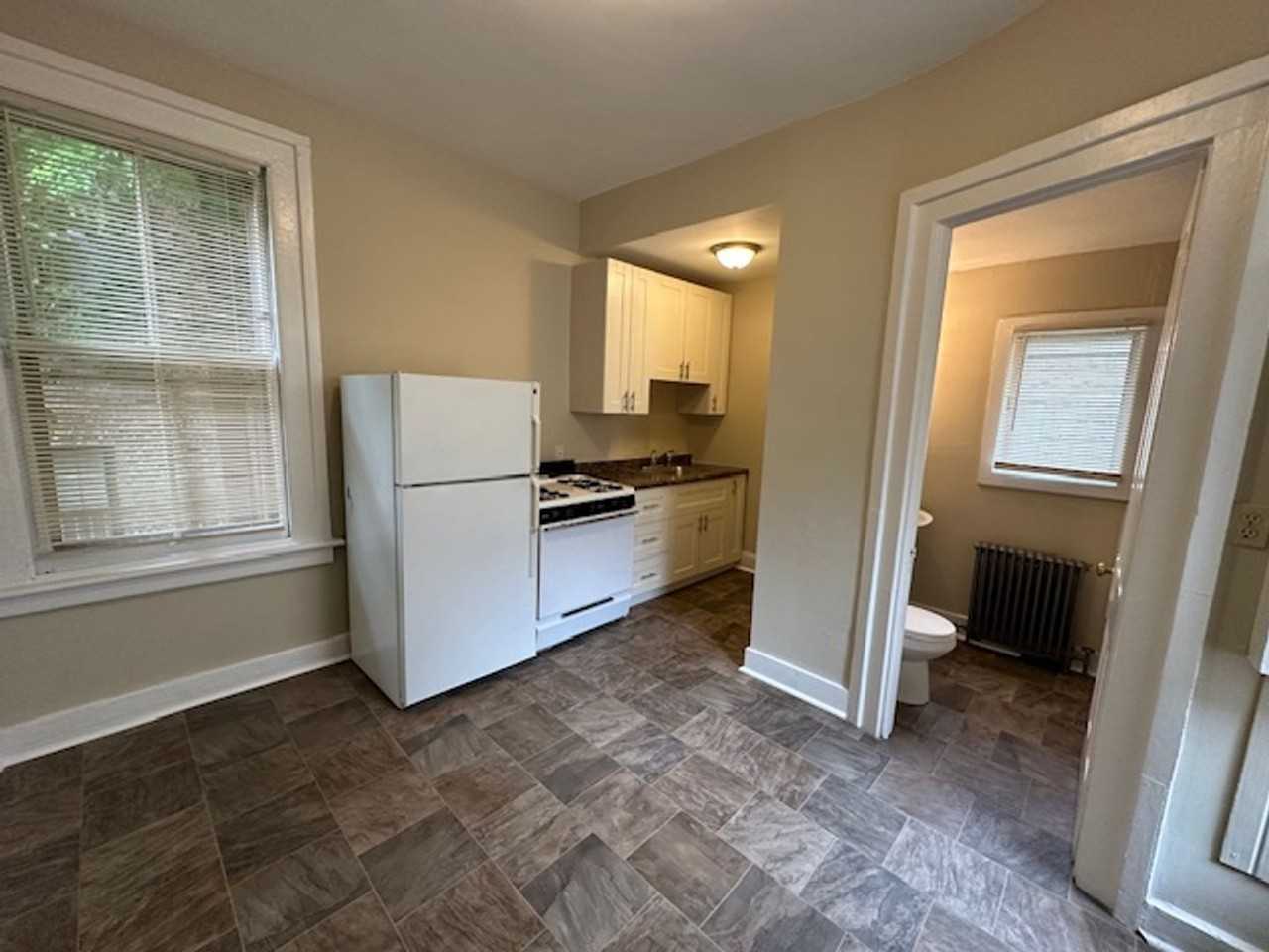 2943 N Bartlett Ave - Photo 4 of 34