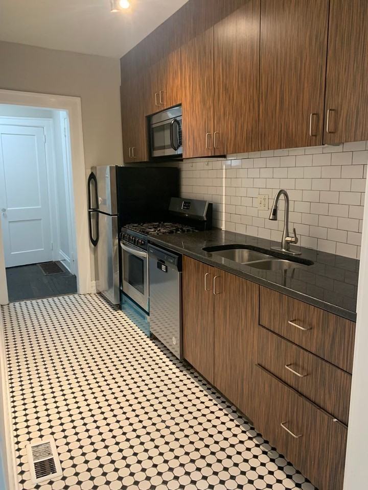 740 Barnett St Ne - Photo 2 of 11