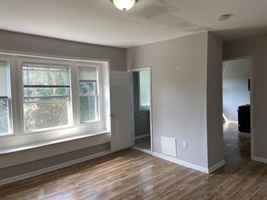 featured image of 1055 S Plymouth Ave