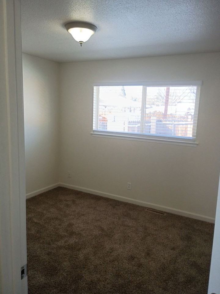 3225 Lucerne Way - Photo 4 of 17