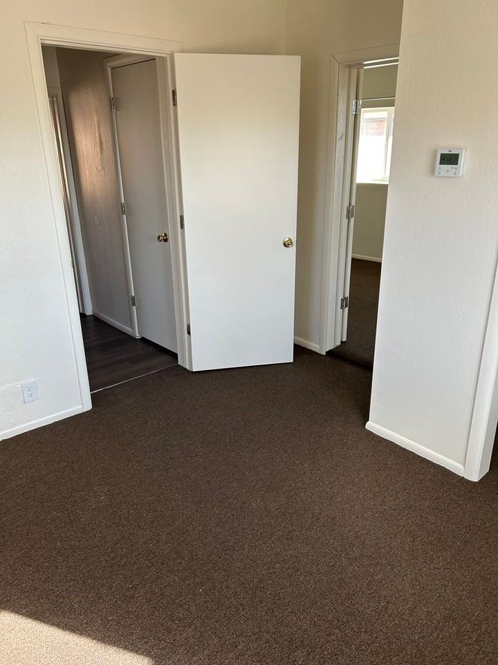 404 N Snider Ave - Photo 5 of 11