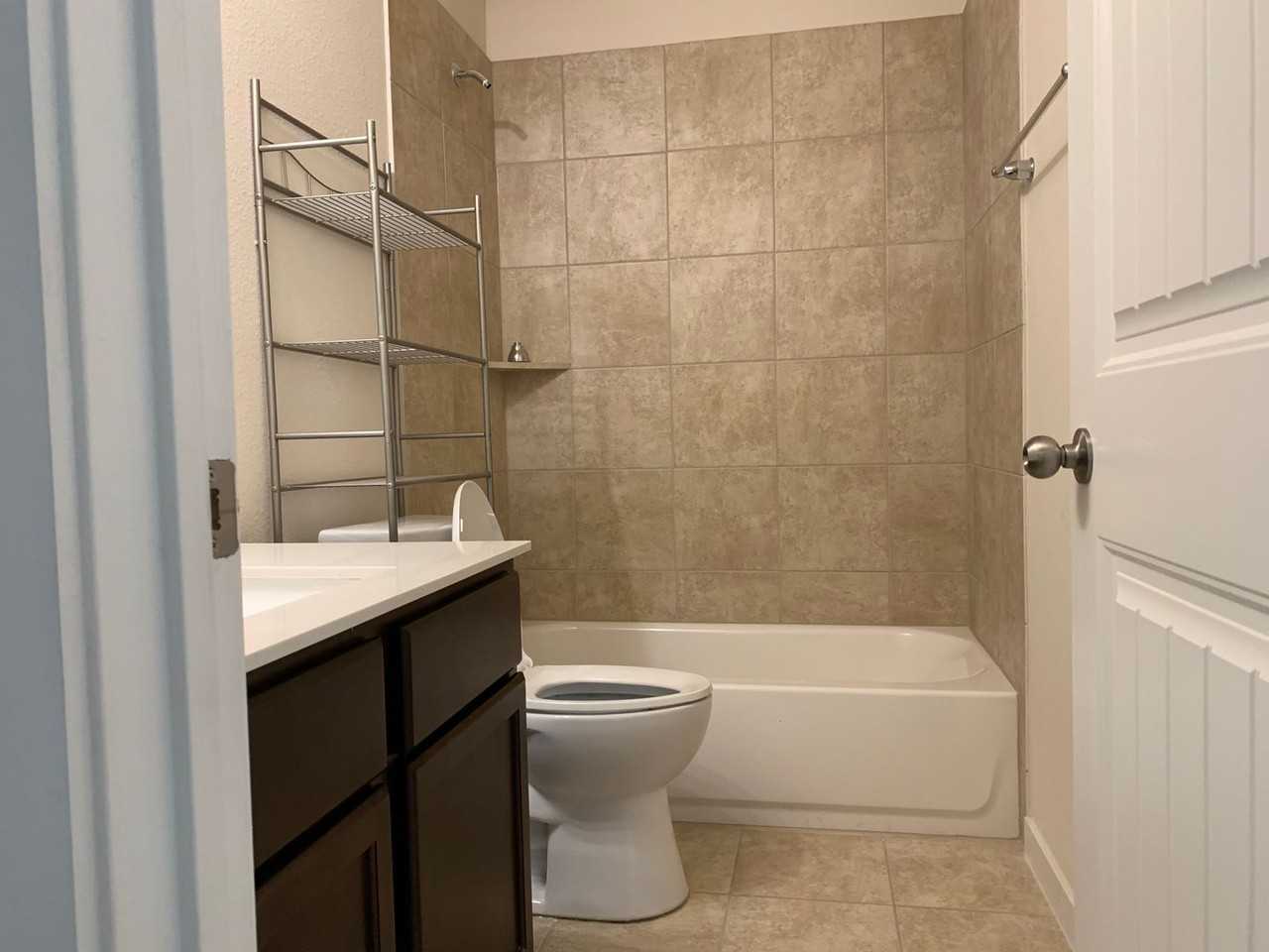 8900 Dameron Dr - Photo 5 of 25