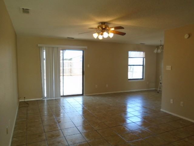 3910 Trinity Ln - Photo 2 of 18