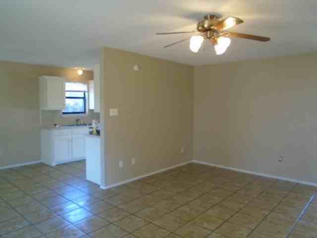 3910 Trinity Ln - Photo 3 of 18