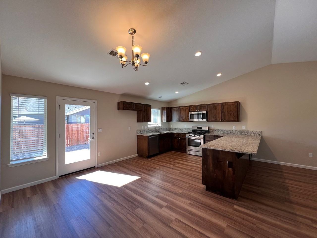 1473 Tuscan Ct - Photo 3 of 31