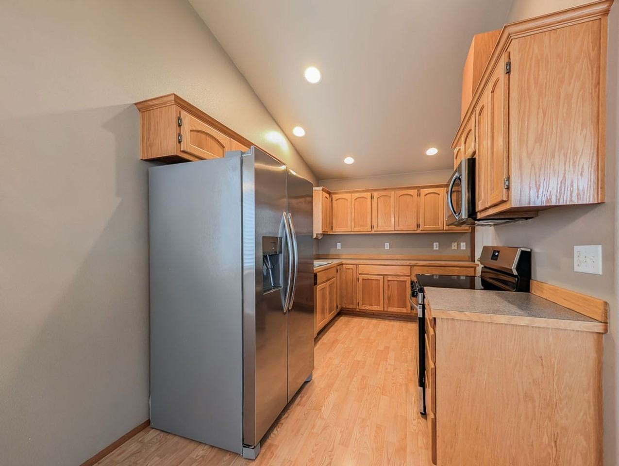 11402 54th Dr Ne - Photo 2 of 12