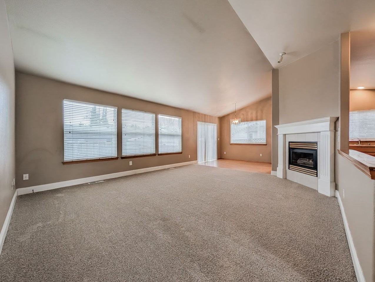 11402 54th Dr Ne - Photo 6 of 12