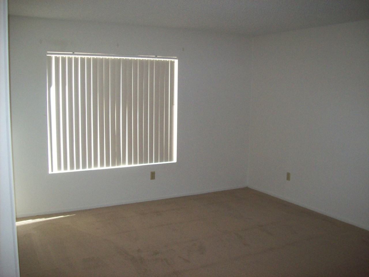 7262 Girard Dr - Photo 2 of 8