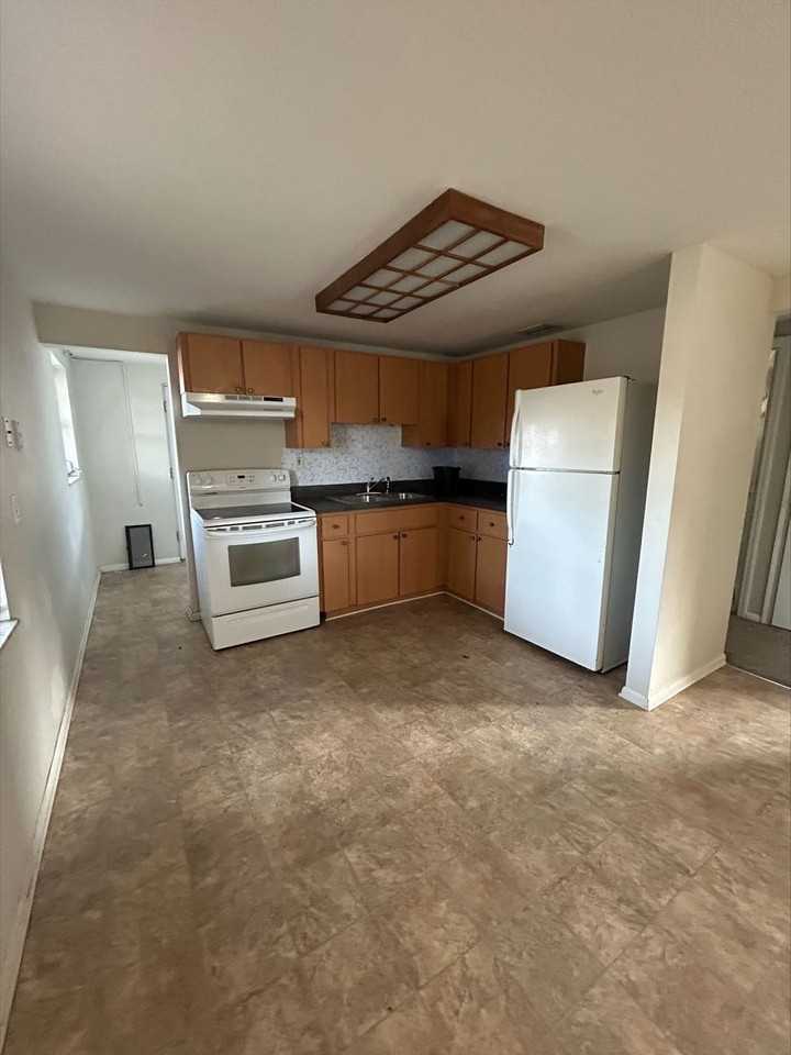 5932 15th St - Photo 3 of 11