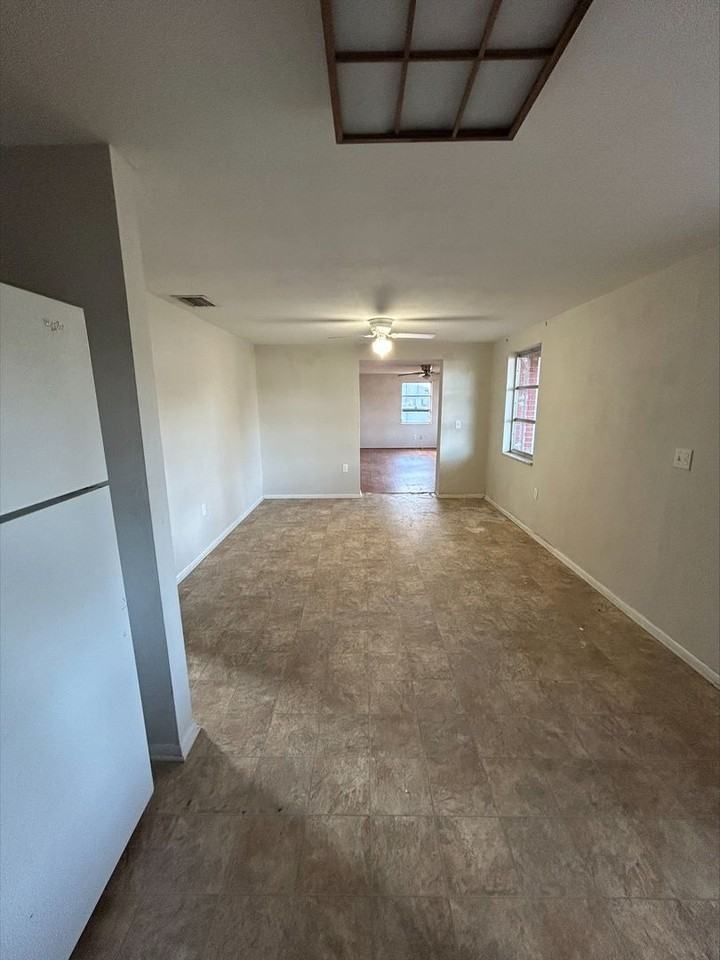 5932 15th St - Photo 4 of 11