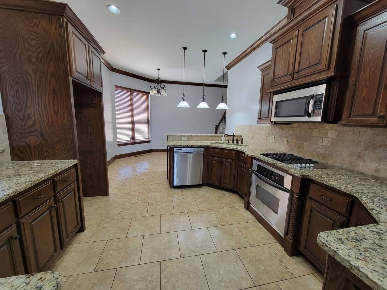 8741 Belcaro Dr - Photo 4 of 28