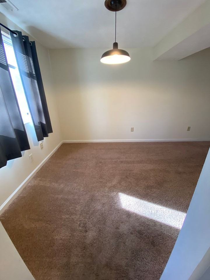 213 Anne Dr - Photo 2 of 10