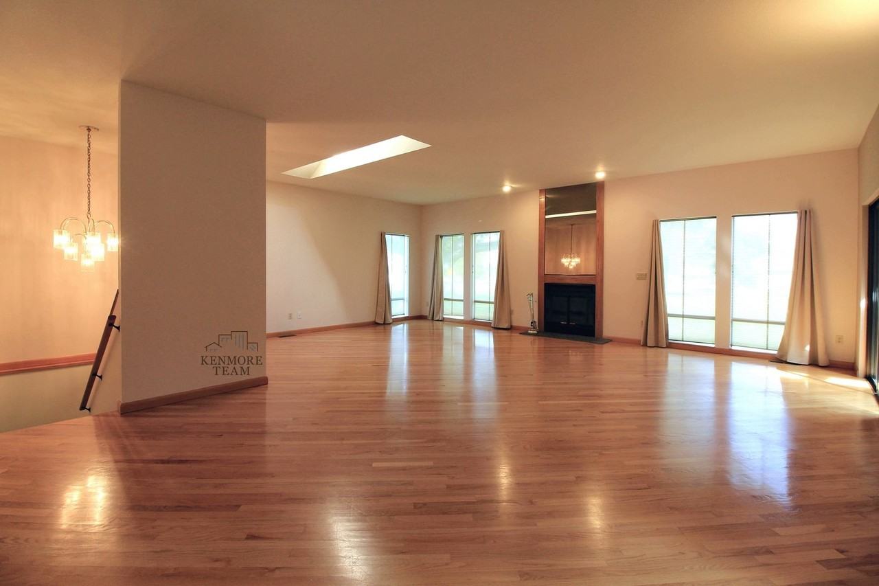 3600 Eastlake Dr - Photo 4 of 23