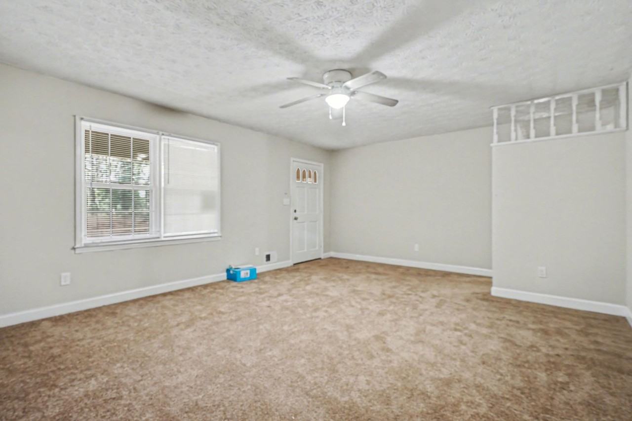 1836 Mclain Ln - Photo 2 of 20